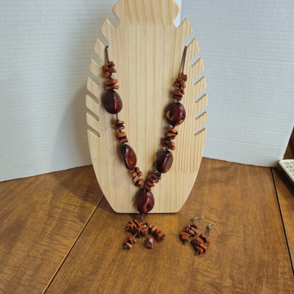 Earth Toned Mixed Material Necklace - Picture 2 of 10